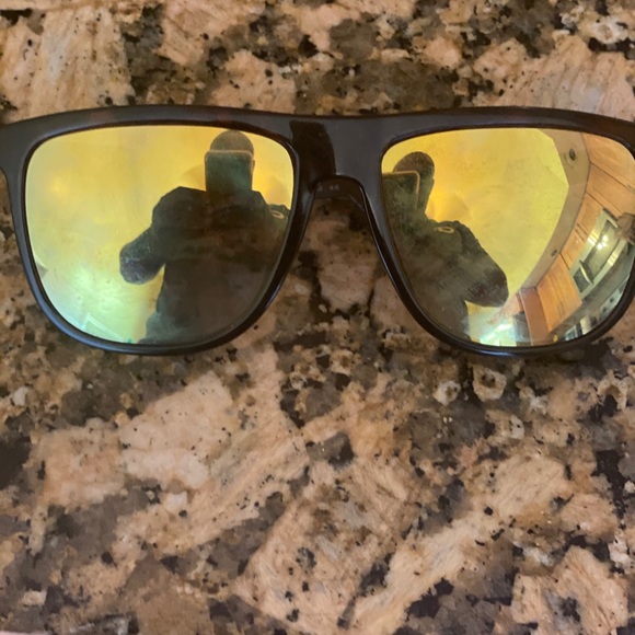 Glasses - Picture 4 of 5